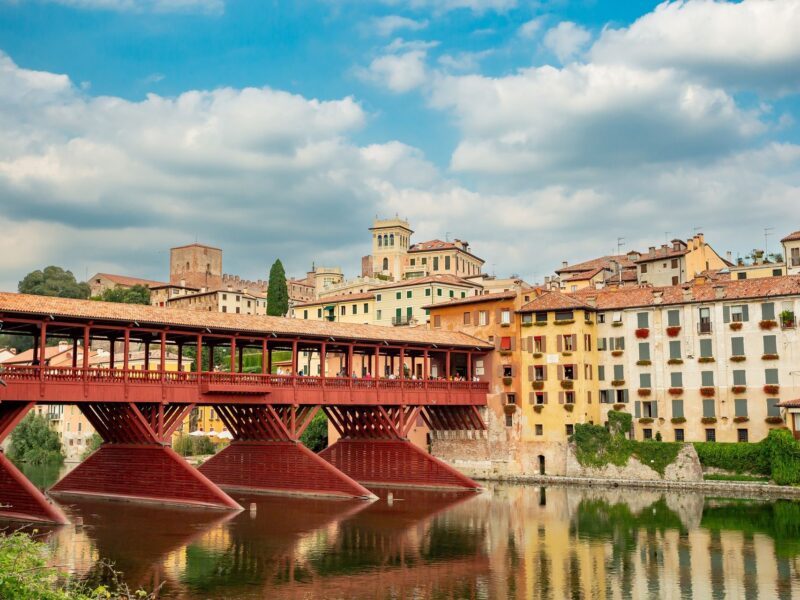 Il Ponte Vecchio (Ponte degli Alpini) sul Brenta a Bassano del Grappa